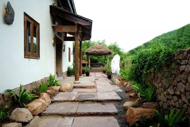 老屋改造，破敗房子變花園別墅