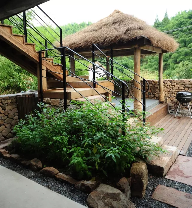 老屋改造，破敗房子變花園別墅