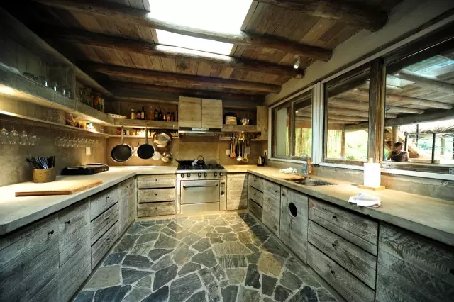 老屋改造，破敗房子變花園別墅