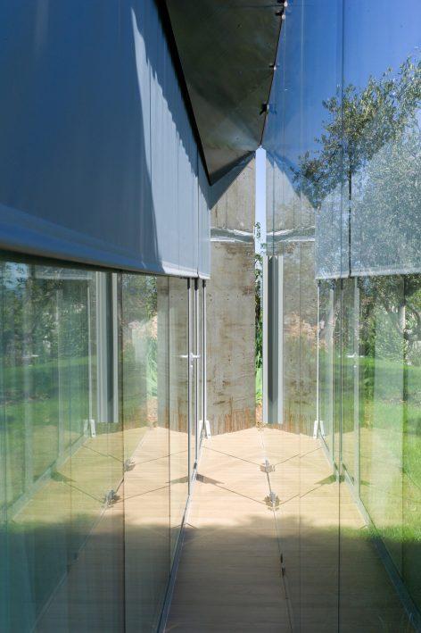 “消失”在景觀中的空間:法國SPE住宅