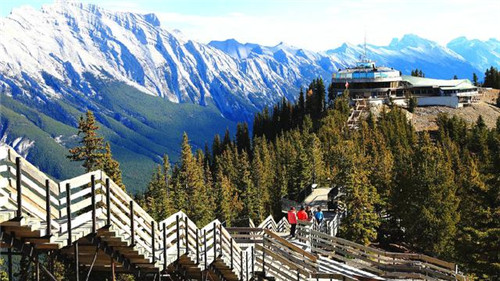 班芙國家公園堪稱世界一流的旅游目的地