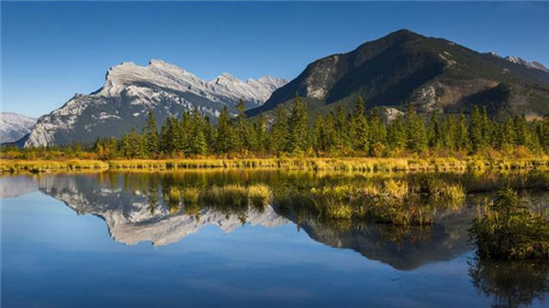 班芙國(guó)家公園堪稱世界一流的旅游目的地