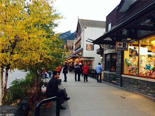 班芙國(guó)家公園堪稱世界一流的旅游目的地