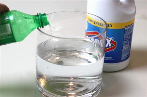 實用插花技巧 一招輕松裝點辦公桌