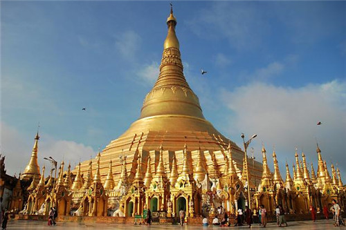 旅游景點的歐式建筑 非同一般的“塔”