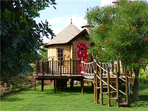 “藍森林”樹屋給你樹梢間生活的神奇體驗