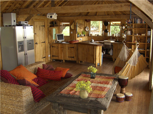 “藍森林”樹屋給你樹梢間生活的神奇體驗