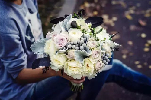 插花藝術：俄羅斯風情插花捧花（組圖）