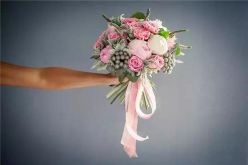 插花藝術：俄羅斯風情插花捧花（組圖）