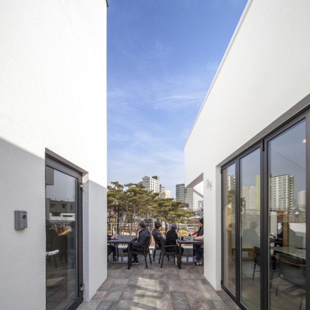 遠(yuǎn)離城市喧囂的花園咖啡廳