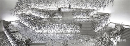 設(shè)計(jì)師用棱鏡打造出“萬花筒中的常春藤”