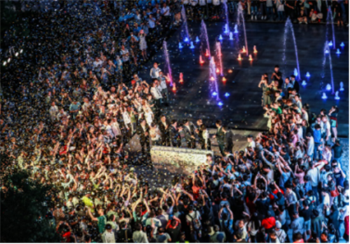 潘石屹張欣共同點亮SOHO天山廣場