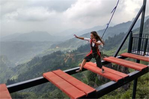 全國(guó)高空刺激項(xiàng)目最多的主題公園在重慶