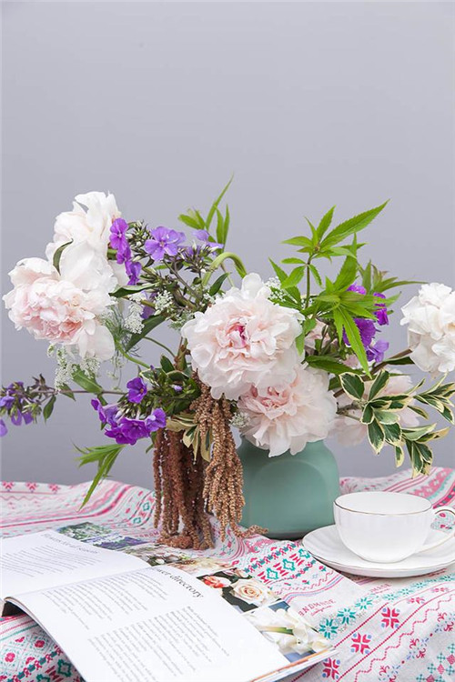 插花技巧為炎炎夏日帶來一絲清涼