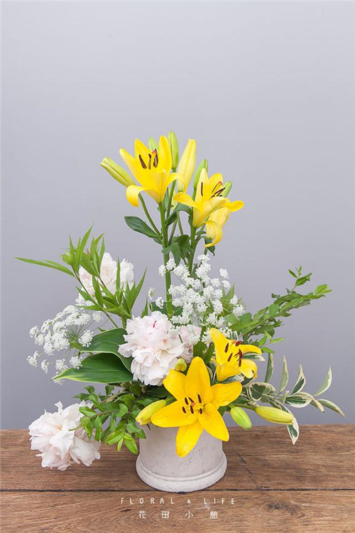 插花技巧為炎炎夏日帶來一絲清涼