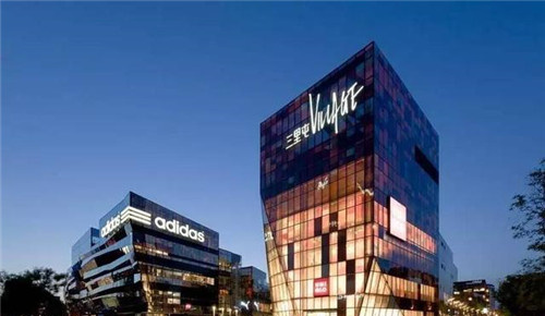 隈研吾爆改的故宮邊茶室,現竟變小商品攤!