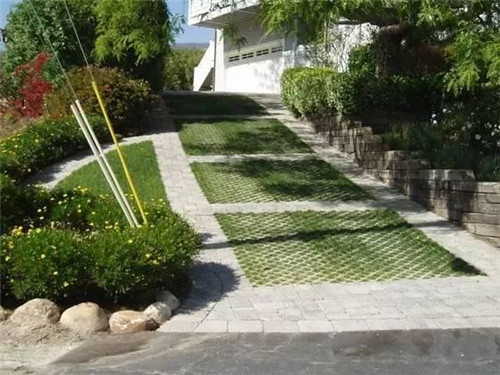 坡地庭院,別具一格的美