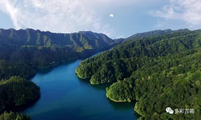 四川黃荊老林創(chuàng)囯家級(jí)森林公園通過(guò)評(píng)審！