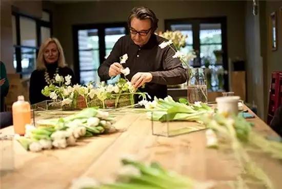 DIY插花把生活點(diǎn)綴得那么美