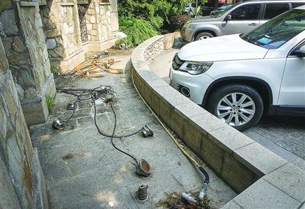 上海一小區景觀噴泉成擺設 8年未見開過