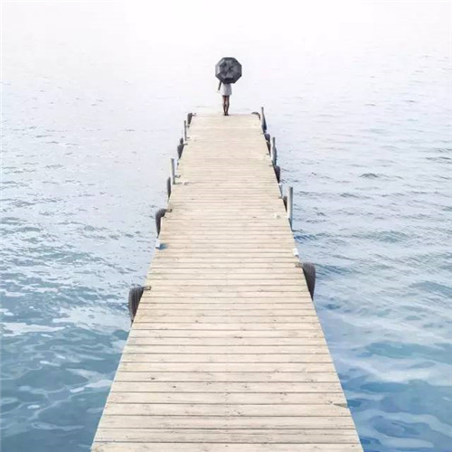 西班牙小情侶把全球景點玩出小情調