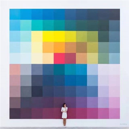 西班牙小情侶把全球景點(diǎn)玩出小情調(diào)