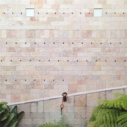 西班牙小情侶把全球景點(diǎn)玩出小情調(diào)