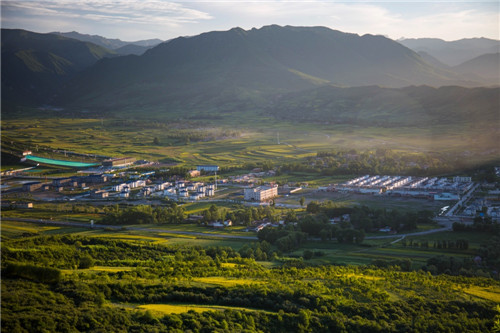 甘肅最美國家森林公園松鳴巖