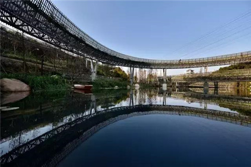 首條空中自行車道在福建廈門建起來