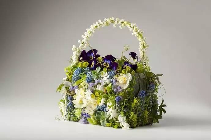 65歲的她將植物融入高級定制時裝設計