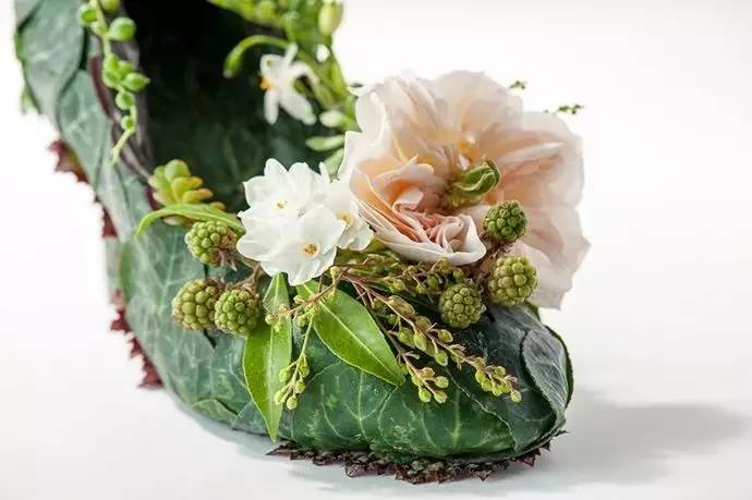 65歲的她將植物融入高級定制時裝設計