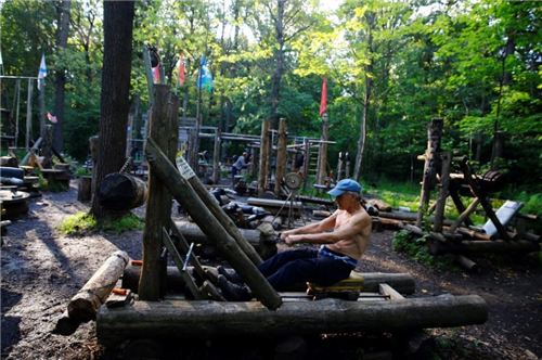 俄羅斯:森林公園里的特殊“健身房”