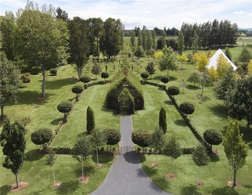 令人吃驚的植物景觀:一棟用樹種出的房子