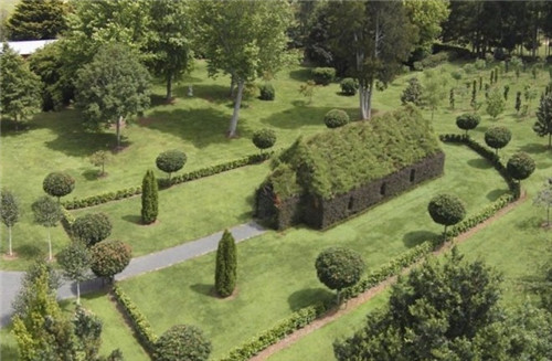 令人吃驚的植物景觀:一棟用樹種出的房子