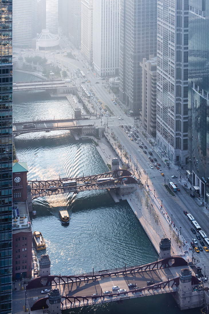 美國伊利諾伊州芝加哥城市河岸景觀