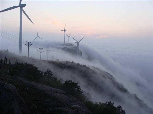 浙江省中部的一座沿海旅游城市臺州
