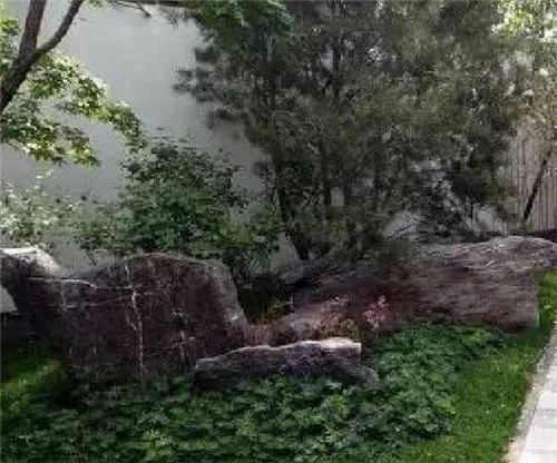 自然園林中的景觀置石