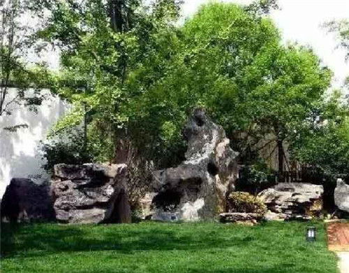 自然園林中的景觀置石