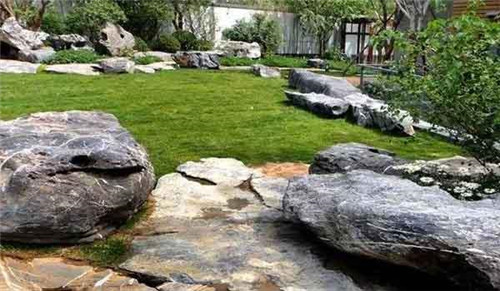 自然園林中的景觀置石