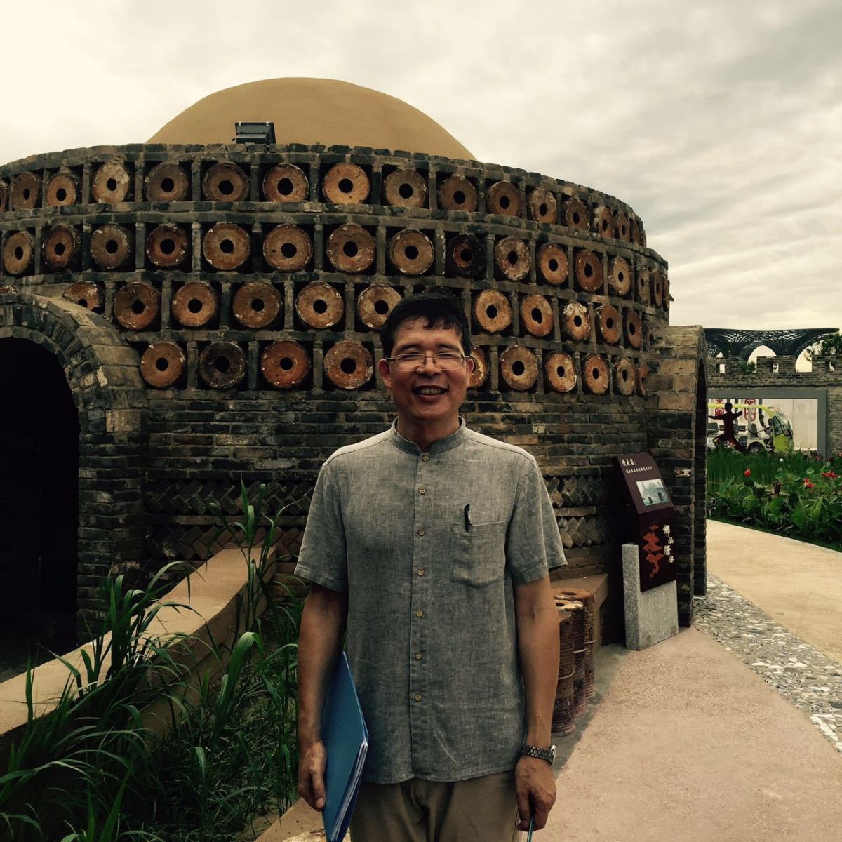 嘉賓簡(jiǎn)介——?jiǎng)⑼ワL(fēng)