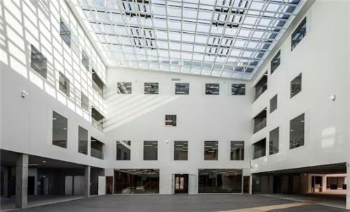 工程大學環境創新 學校內部設計成一座城市