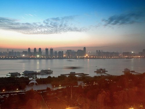 武漢20公里連續江景基本形成