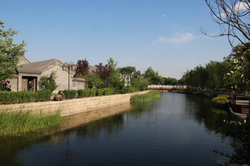 北京:700年玉河故道建起景觀公園