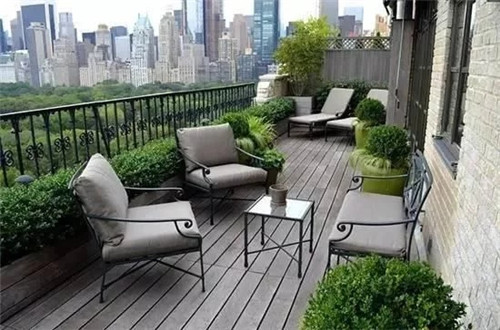 這設計才叫頂層露臺，你家那只能叫屋頂