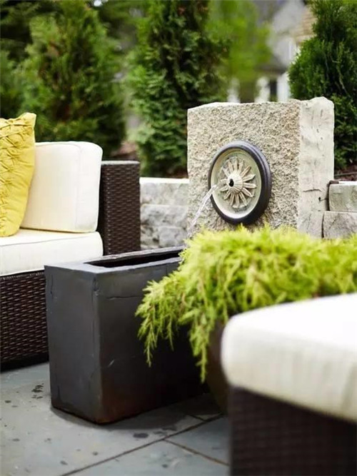 院子里造個(gè)小水景檔次提高了十倍不止