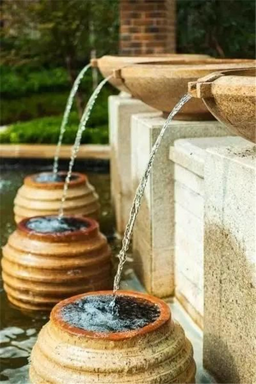 院子里造個(gè)小水景檔次提高了十倍不止