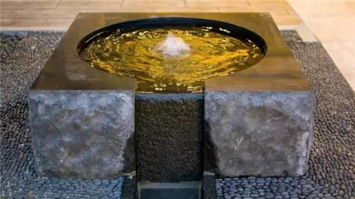 院子里造個(gè)小水景檔次提高了十倍不止