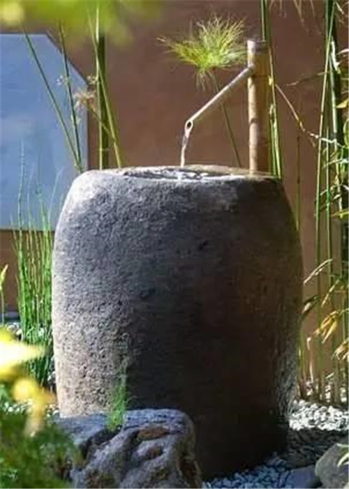 院子里造個(gè)小水景檔次提高了十倍不止