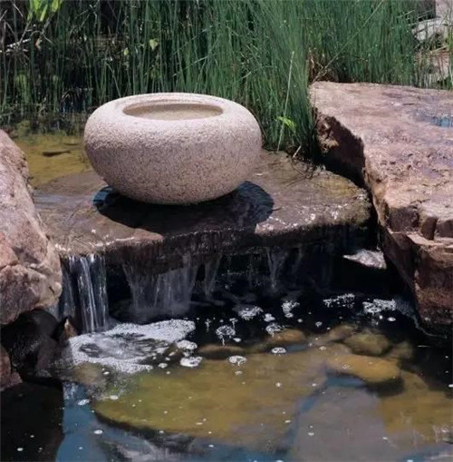 院子里造個(gè)小水景檔次提高了十倍不止