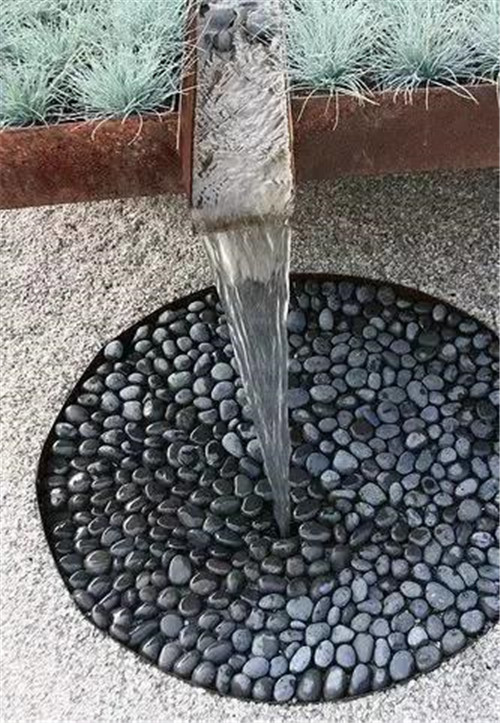 院子里造個(gè)小水景檔次提高了十倍不止